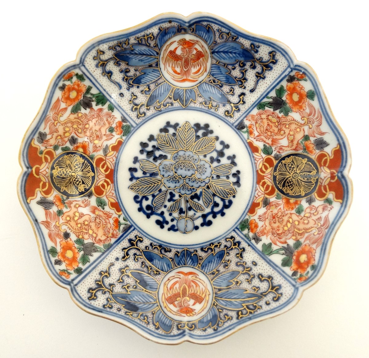 A pair of Japanese Imari plates and matching pair of bowls, having decorative floral and foliate - Image 6 of 7