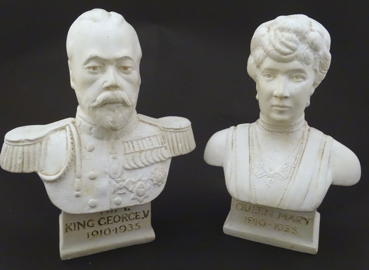 Commemorative Geo V clock : a plaster clock and garnitures of King George V and Queen Mary , the - Image 17 of 17