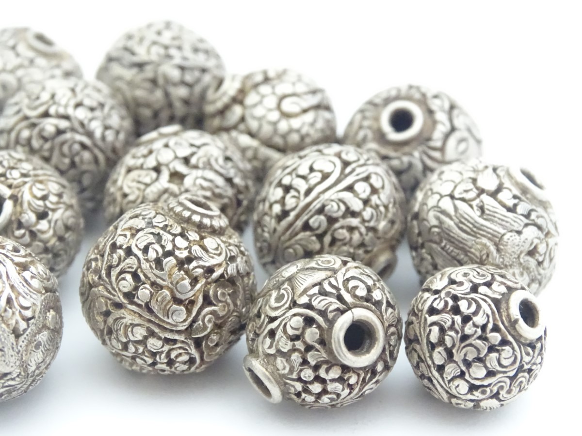 14 assorted white metal beads with various acanthus scroll and scrolling dragon decoration. The - Image 9 of 11