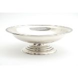 A silver bowl of oval form with Celtic decoration to rim. Hallmarked Sheffield 1986 maker HJL. 6 1/