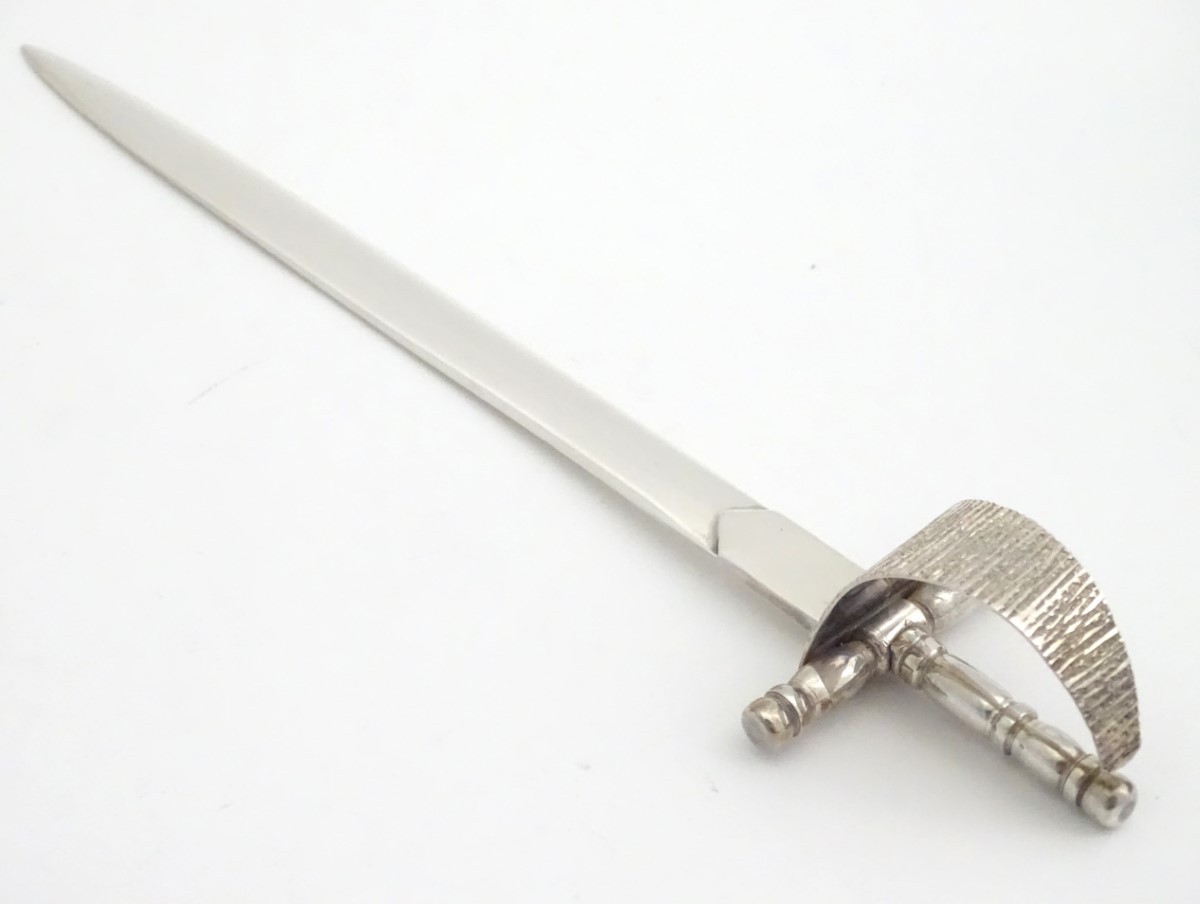 A silver novelty silver paper knife in the form of a basket hilt rapier sword. Hallmarked - Image 5 of 8