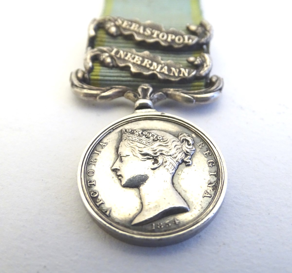 Militaria: a Victorian miniature Crimea Medal, with Sebastopol and Inkermann bars. 2" long ( - Image 6 of 7