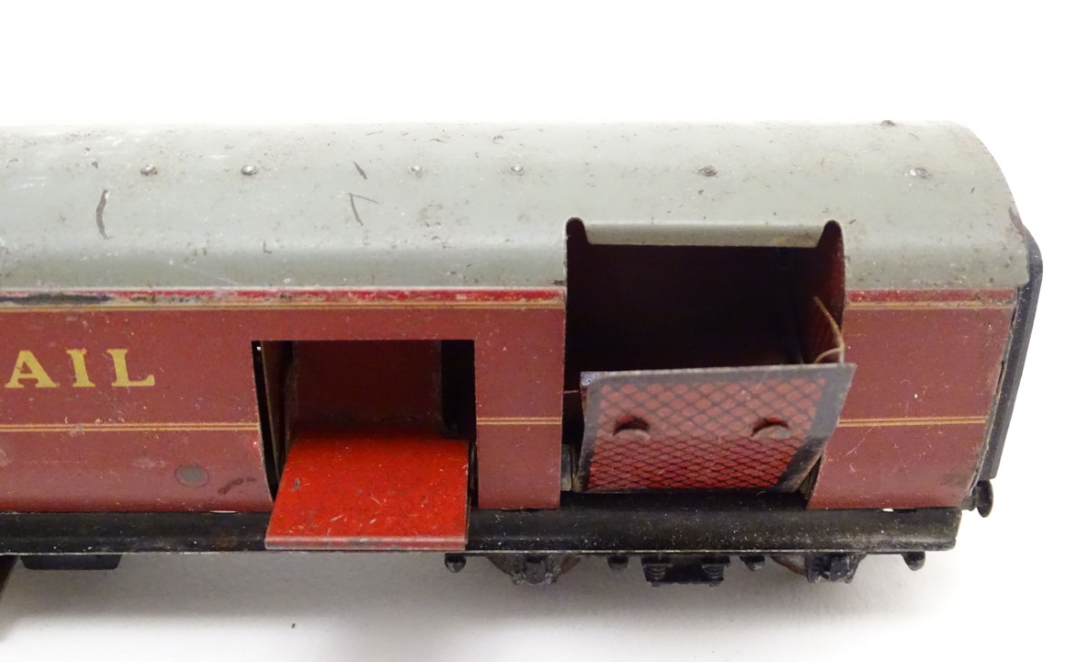 Toys: A quantity of Meccano Ltd. Hornby Dublo train carriages, coaches and accessories, to include - Image 13 of 17