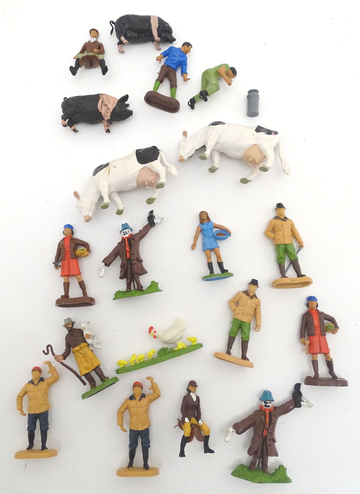 Toys: A large quantity of farmyard animals, farm accessories and figures. Accessories to include a - Image 9 of 10