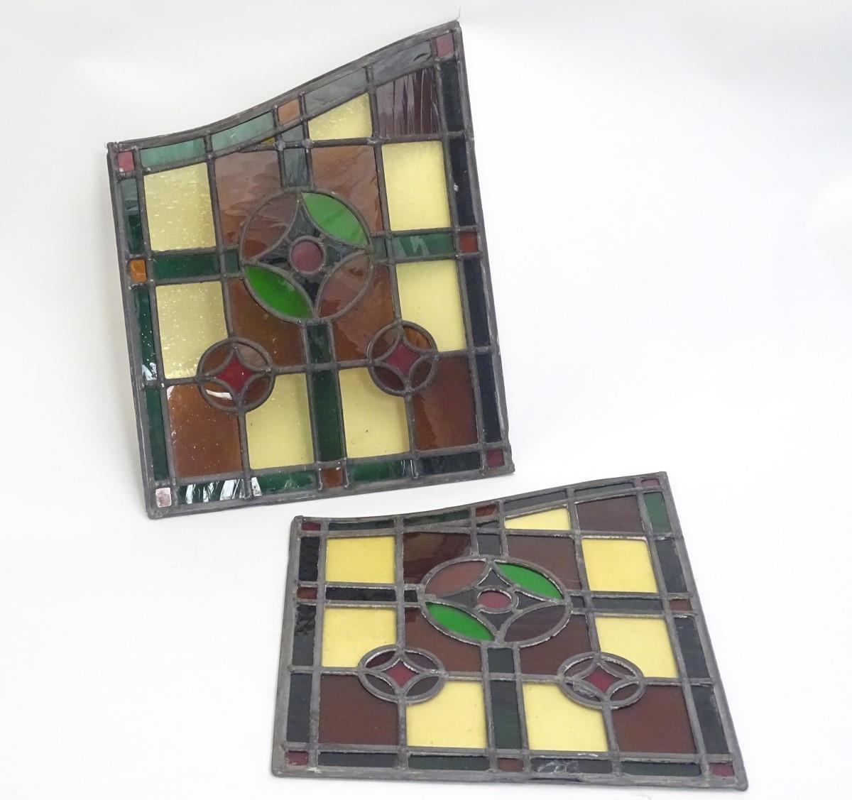 A pair of early 20thC lead and stained glass window / door panels, of irregular quadrilateral - Bild 3 aus 9