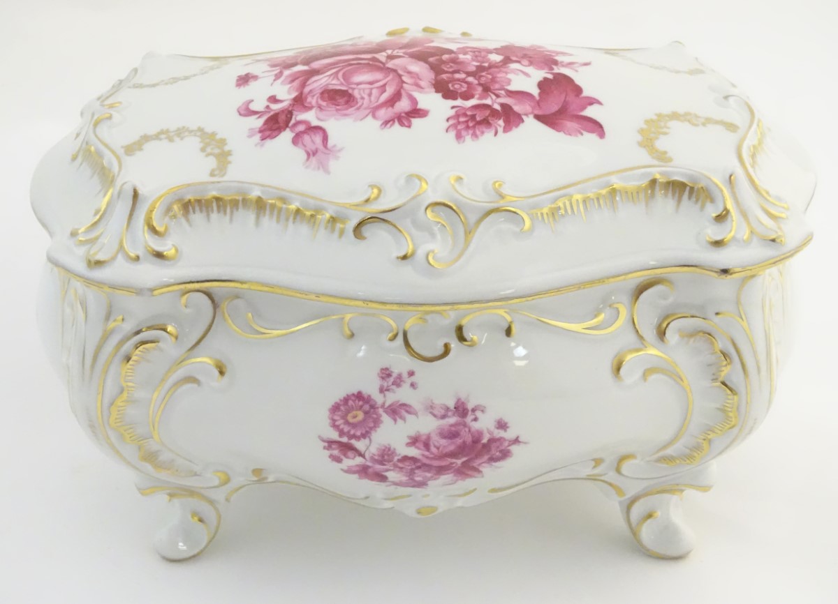 A German Graf von Henneberg porcelain casket and cover decorated with pink flowers and foliage and - Image 5 of 13