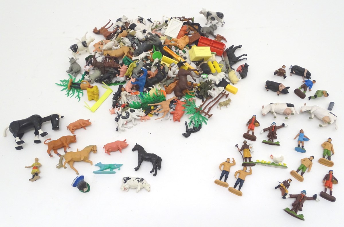 Toys: A large quantity of farmyard animals, farm accessories and figures. Accessories to include a - Image 6 of 10