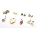 Assorted 9ct, yellow metal and rolled gold etc jewellery Please Note - we do not make reference to