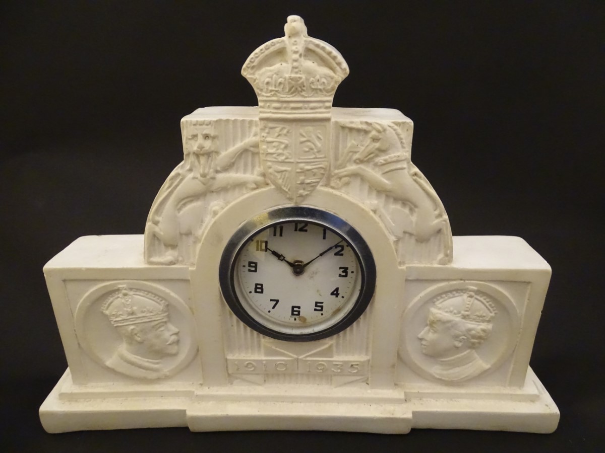 Commemorative Geo V clock : a plaster clock and garnitures of King George V and Queen Mary , the - Image 8 of 17