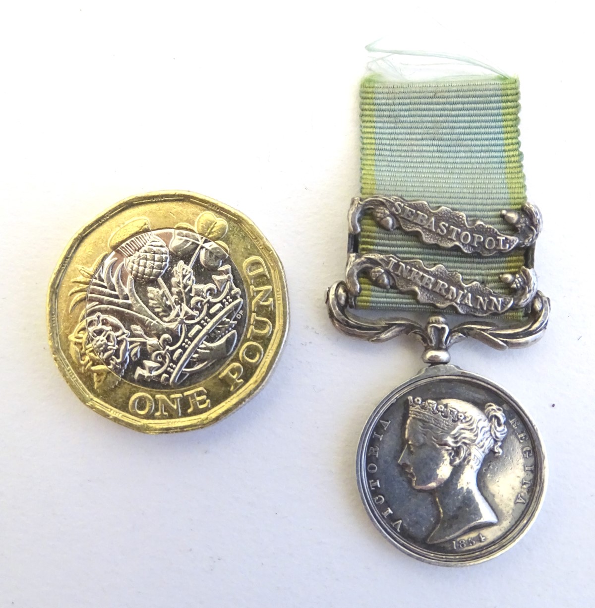Militaria: a Victorian miniature Crimea Medal, with Sebastopol and Inkermann bars. 2" long ( - Image 4 of 7