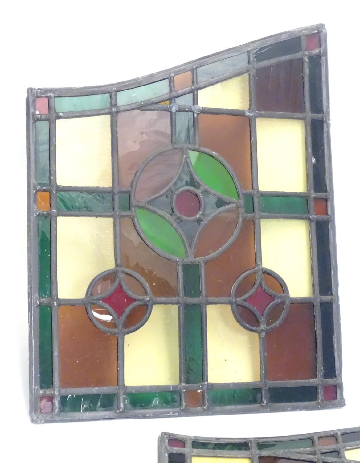 A pair of early 20thC lead and stained glass window / door panels, of irregular quadrilateral - Bild 6 aus 9