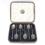 A cased set of 6 silver seal top teaspoons. Hallmarked Sheffield 1924 maker Cooper and Bros & Sons