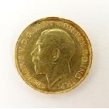 A 1914 gold George V half sovereign coin. Approx. weight 4g Please Note - we do not make reference