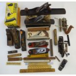 A collection of vintage workshop carpentry/woodworking tools, to include rebate, smooth and