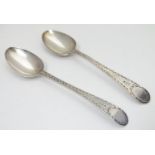 Hester Bateman : Pair of Georgian silver teaspoons with bright cut decoration. Hallmarked London