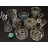 A quantity of glassware, to include finger bowl, ashtray, modular table bowls, sherry glass, bon bon