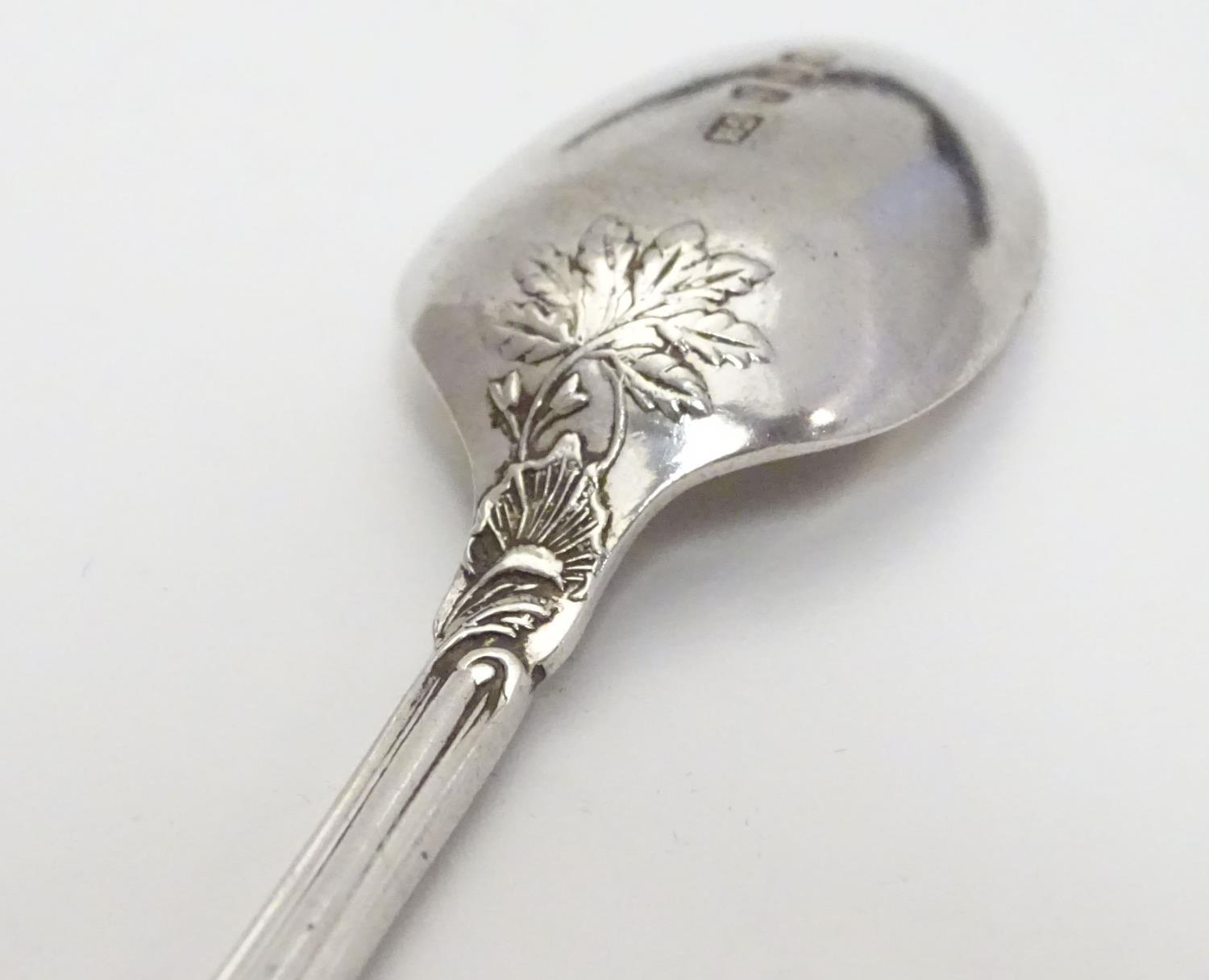 A set of 6 silver late Victorian teaspoons and matching tongs Hallmarked Sheffield 1898 maker - Image 8 of 8