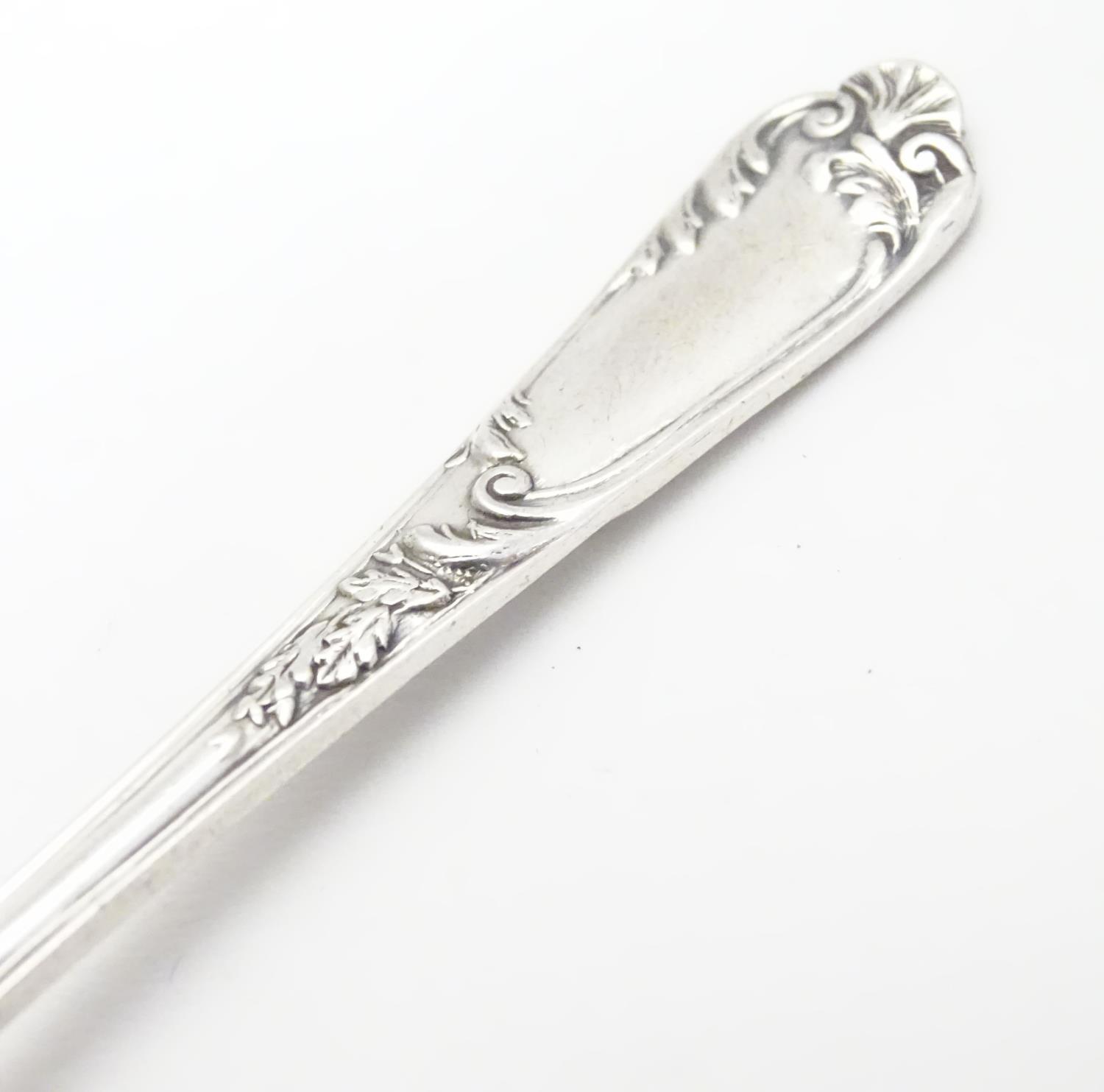 A set of 6 silver late Victorian teaspoons and matching tongs Hallmarked Sheffield 1898 maker - Image 2 of 8