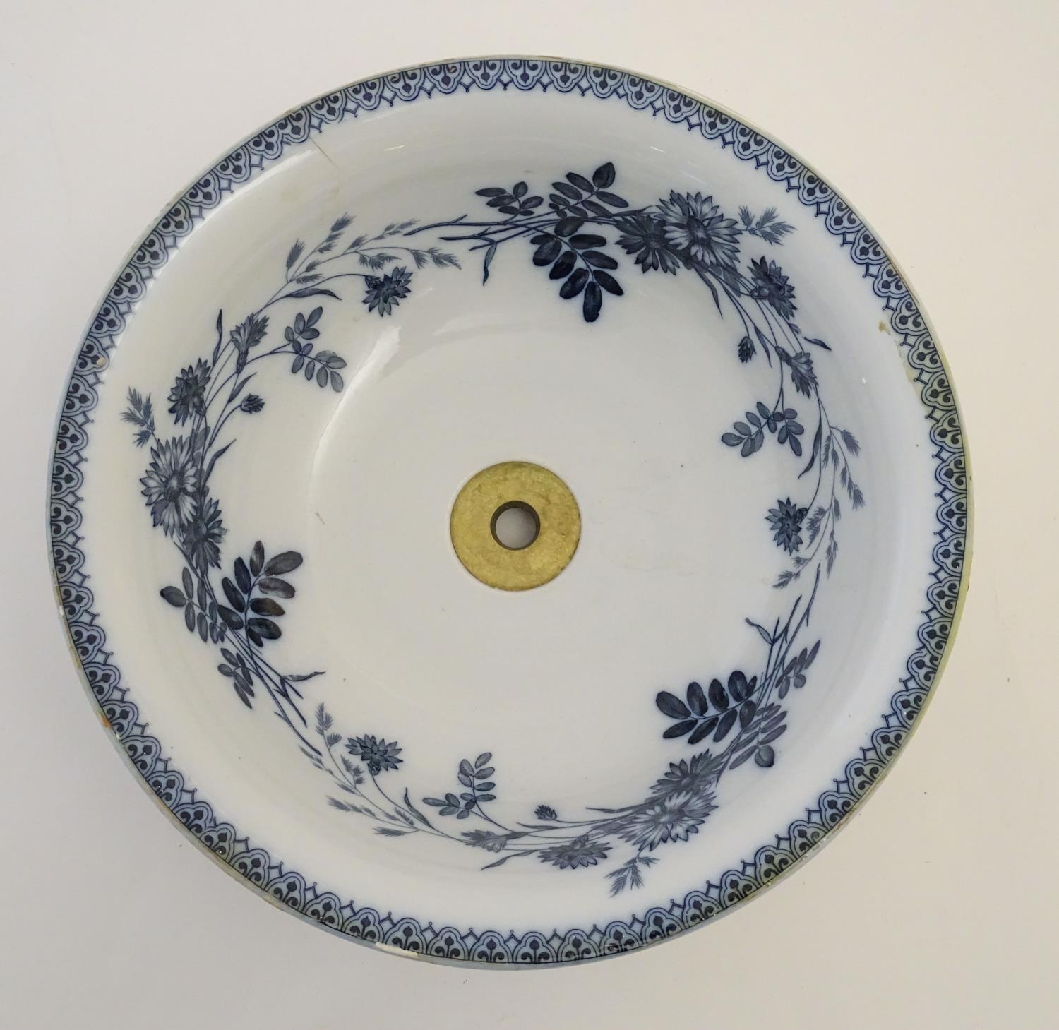 A Victorian Villeroy and Boch blue and white circular sink in the pattern Cyanus with floral and - Image 4 of 8