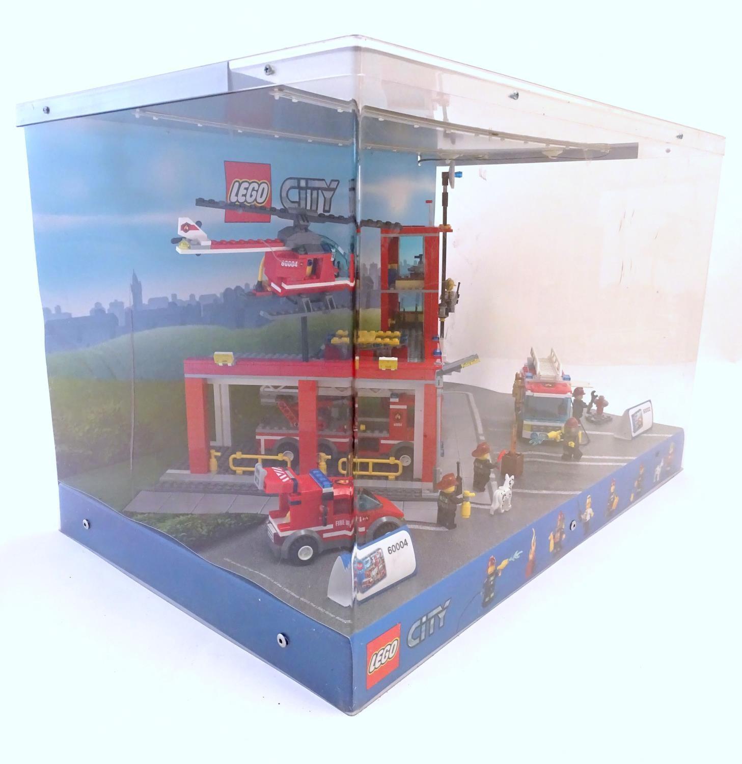 Toy: A Lego City shop display unit featuring a fire station, model no. 60004 and a fire truck, model - Image 3 of 11