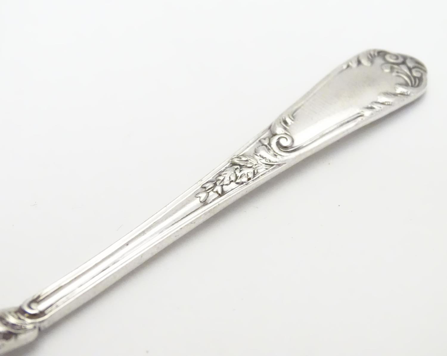 A set of 6 silver late Victorian teaspoons and matching tongs Hallmarked Sheffield 1898 maker - Image 7 of 8