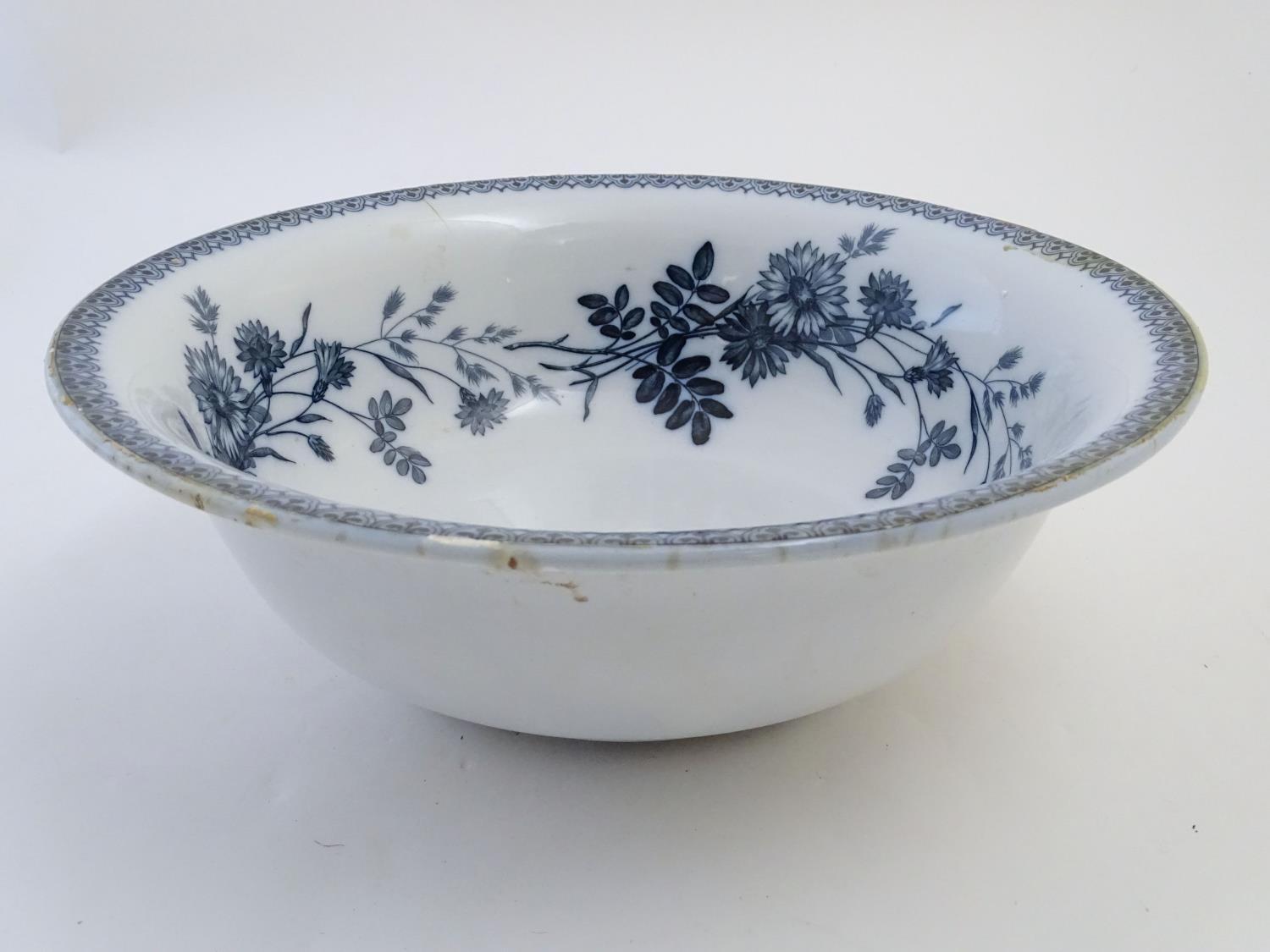 A Victorian Villeroy and Boch blue and white circular sink in the pattern Cyanus with floral and - Image 3 of 8