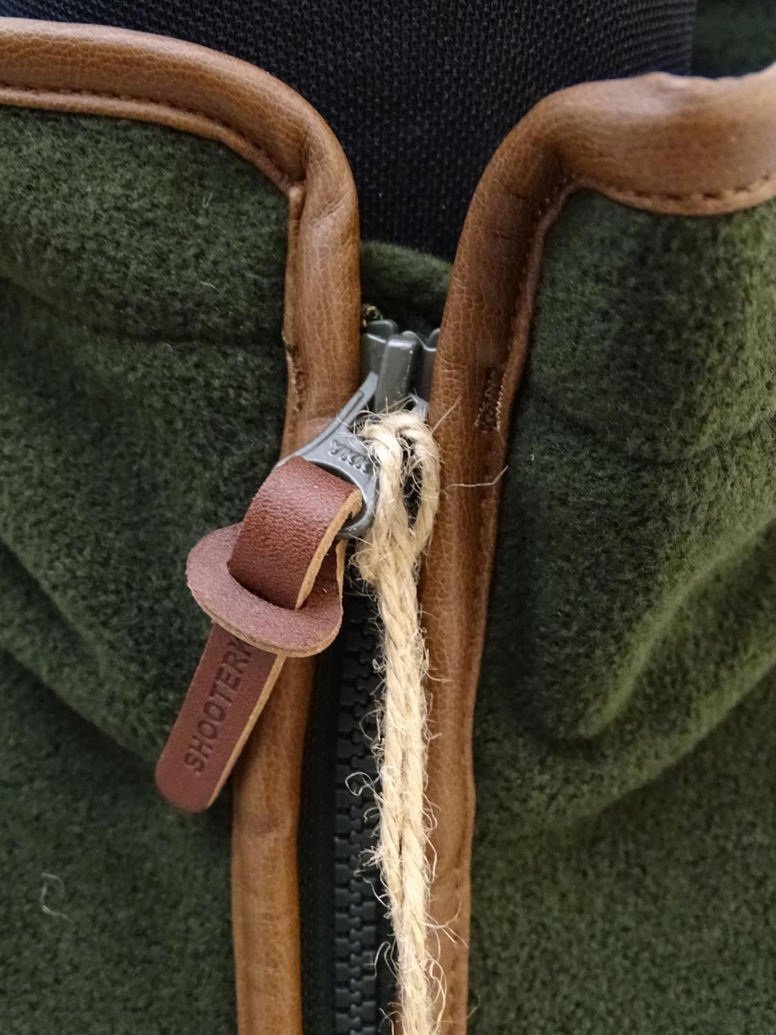 A Shooter King green fleece, size L, with tags. Please Note - we do not make reference to the - Image 6 of 8