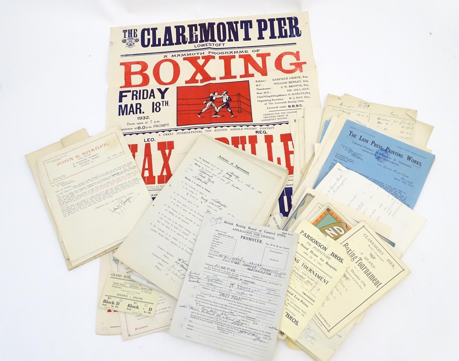 Boxing : A large quantity of early 20thC ephemera relating to boxing. To include an original