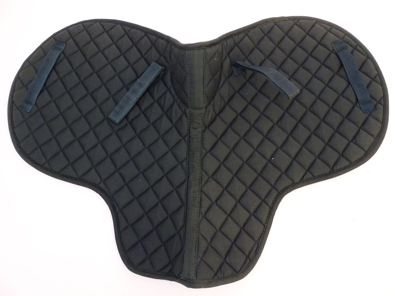 A green quilted horse saddle pad / Numnah, pony size Please Note - we do not make reference to the