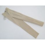 Jodhpurs beige, waist 20", with tags Please Note - we do not make reference to the condition of lots