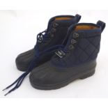 A pair of child's size 30 Toggi boots Please Note - we do not make reference to the condition of