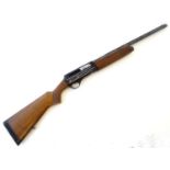 Shotgun : a Renato Gamba 'CX707' 12 bore semi automatic shotgun, walnut pistolgrip stock (chequered)