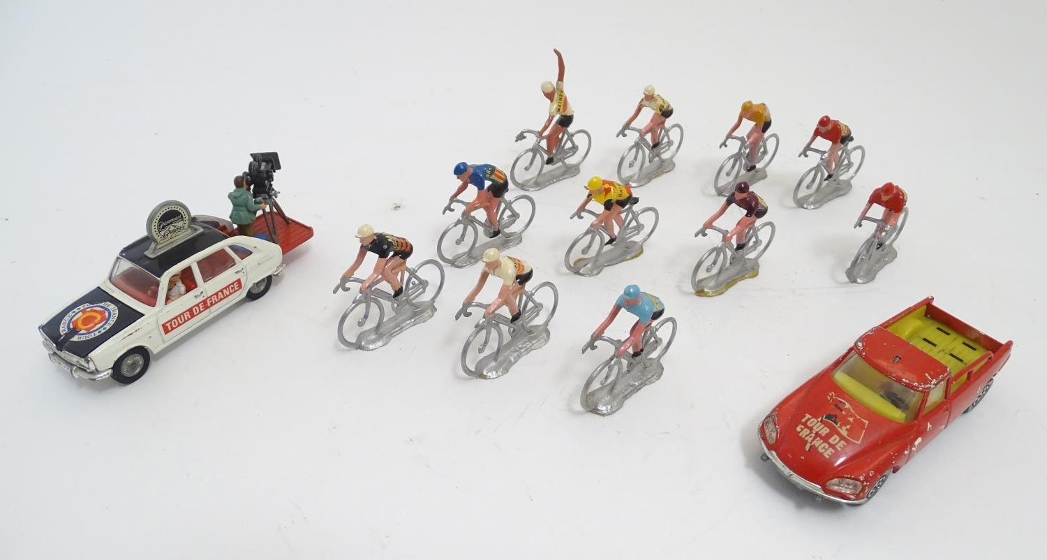 Toys: Two Corgi Toys die cast scale model vehicles comprising Renault 16 Tour de France Paramount - Image 4 of 12