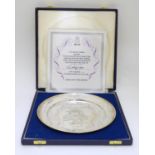 A Commemorative Commonwealth silver jubilee plate. Hallmarked London 1977 maker Roberts & Dore