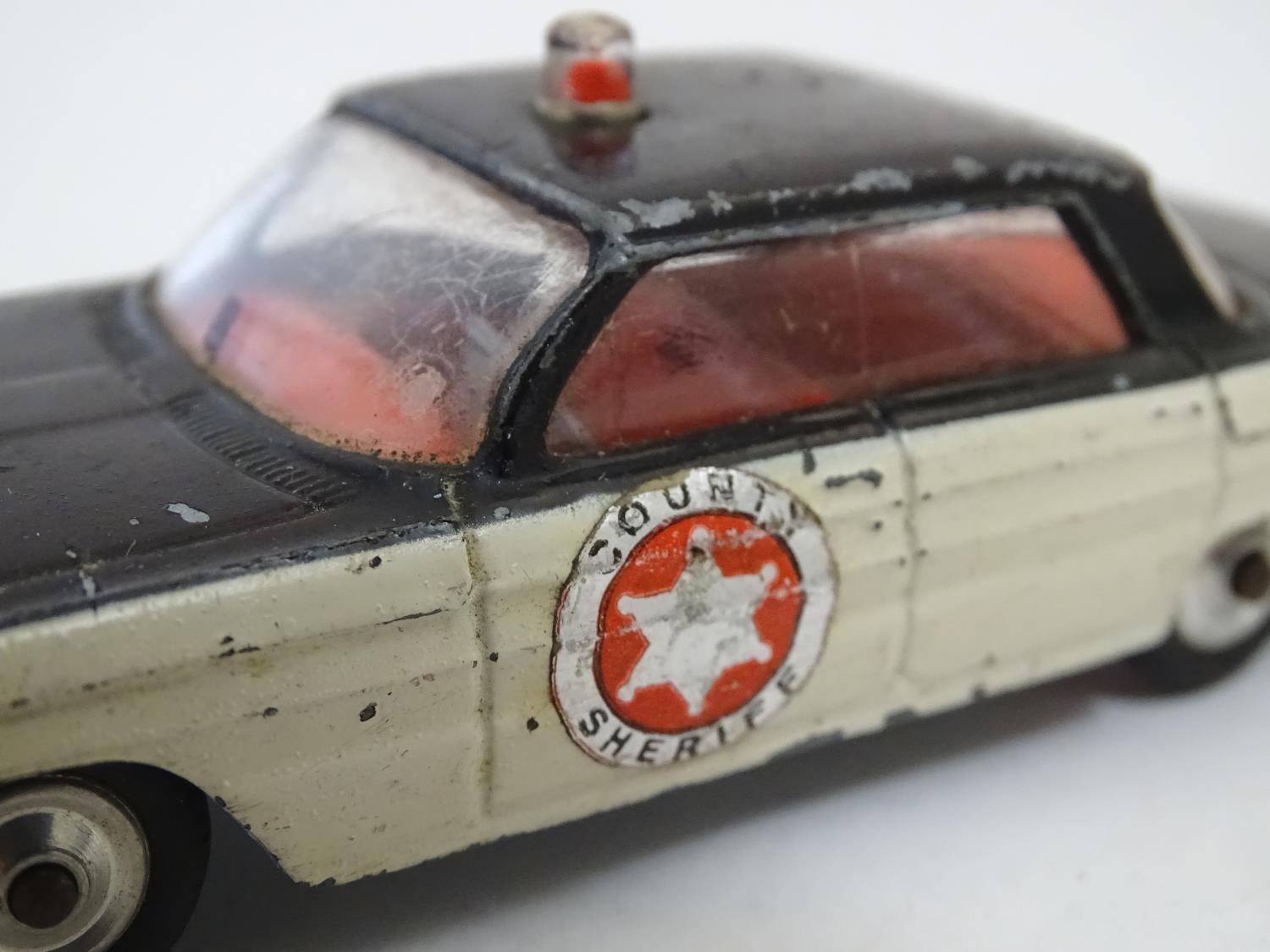 Toys: A quantity of Corgi Toys die cast scale model cars to include emergency service vehicles - Image 6 of 9