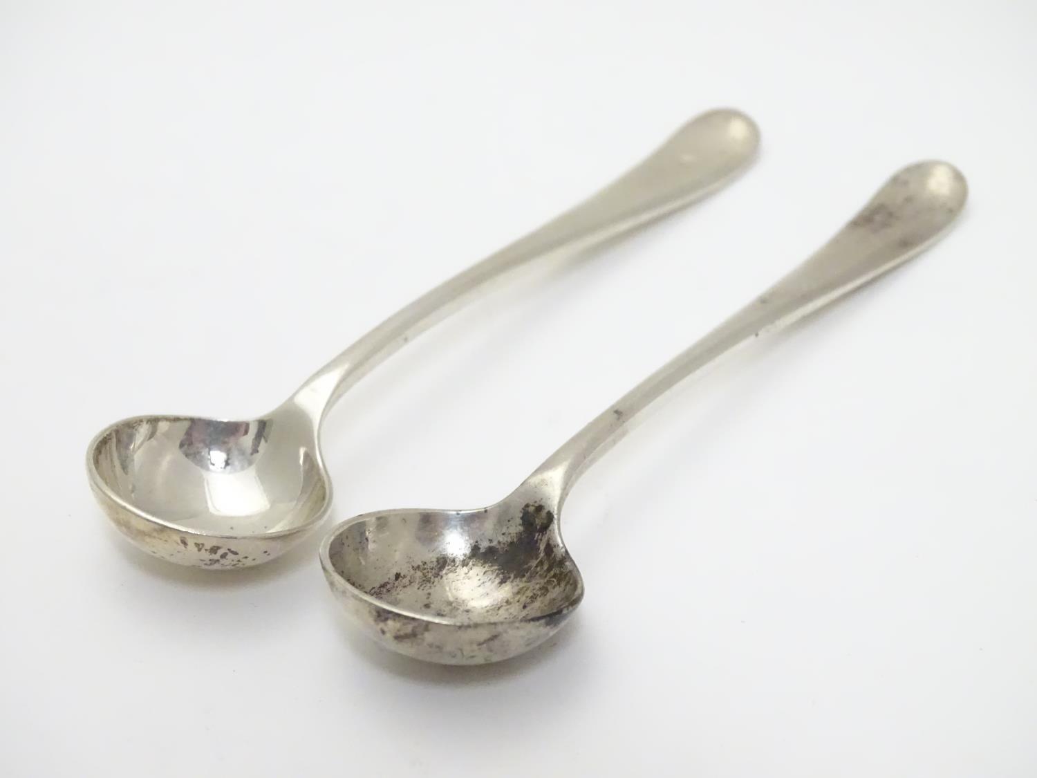A pair of silver salt spoons hallmarked Birmingham 1906 maker Elkington & Co. 3 3/4" long Please - Image 2 of 5