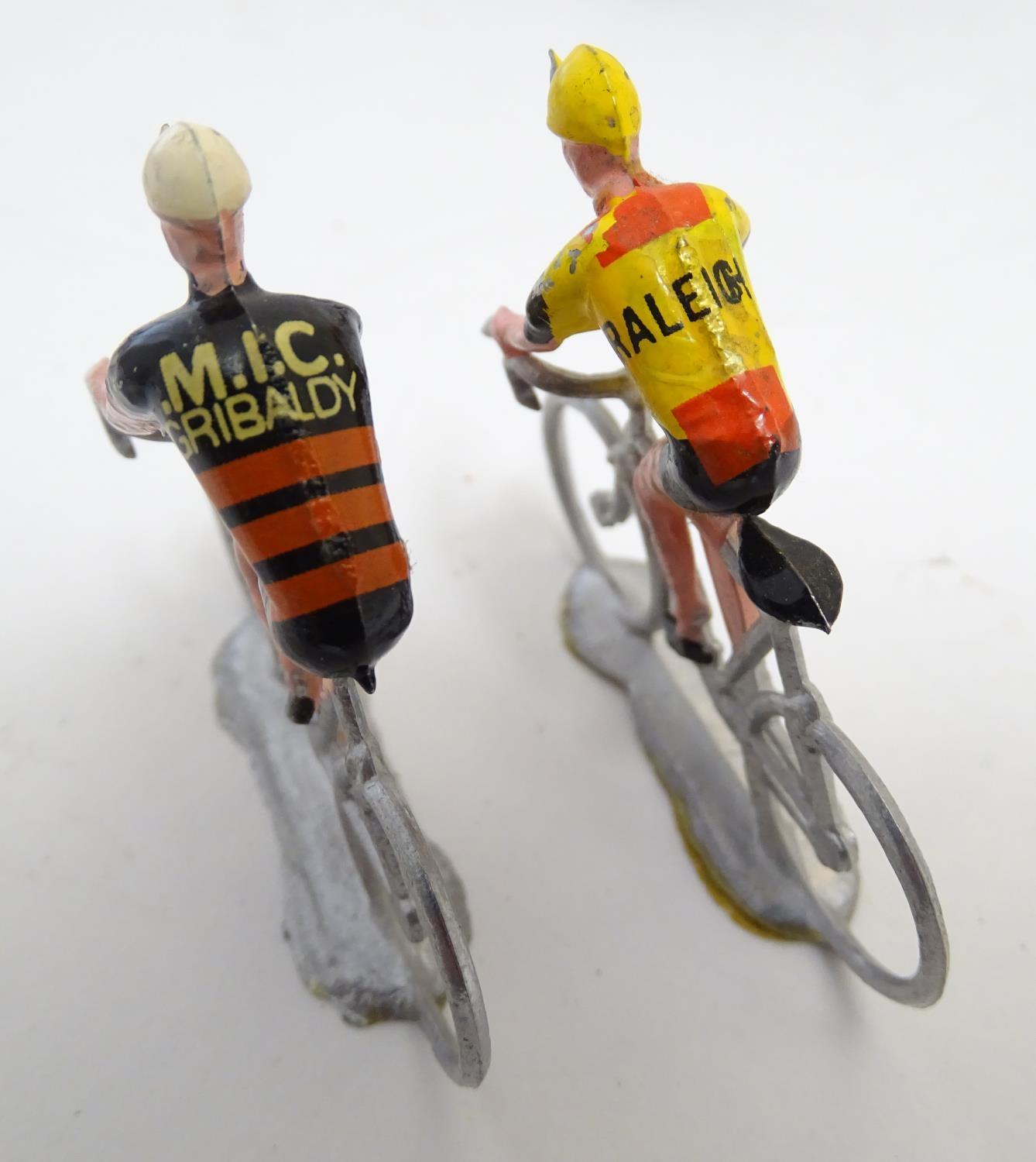 Toys: Two Corgi Toys die cast scale model vehicles comprising Renault 16 Tour de France Paramount - Image 5 of 12