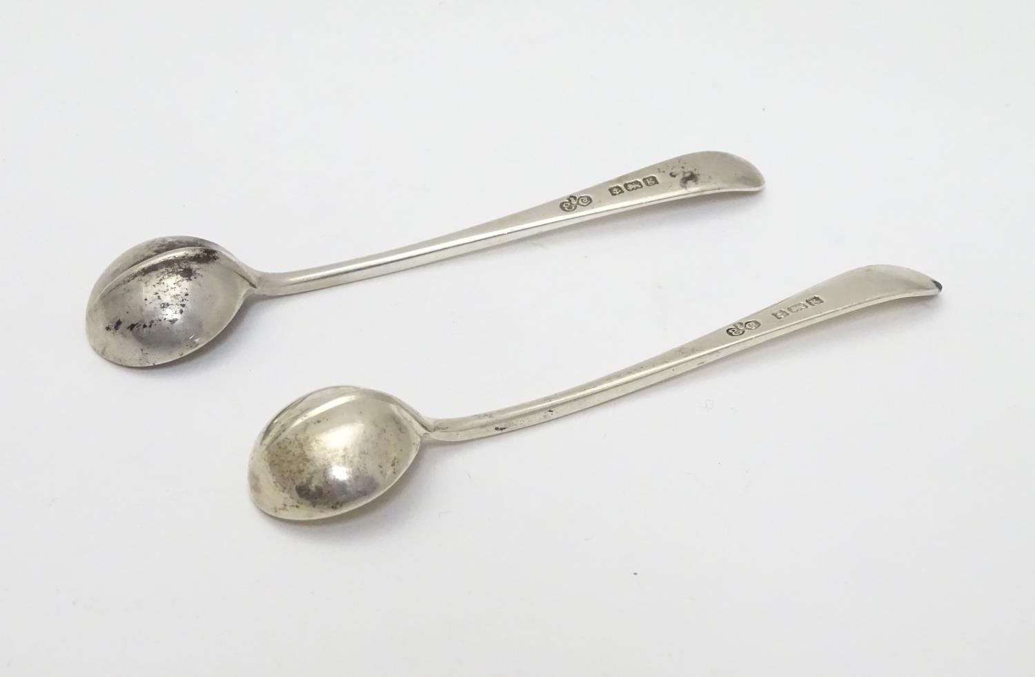 A pair of silver salt spoons hallmarked Birmingham 1906 maker Elkington & Co. 3 3/4" long Please - Image 3 of 5