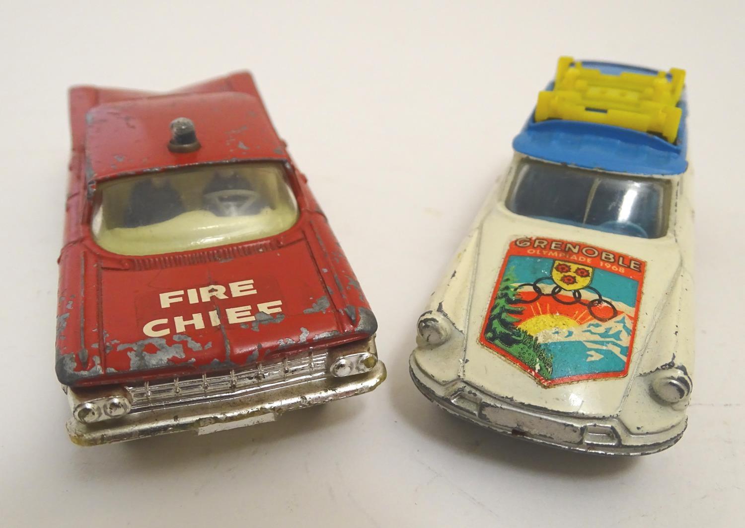 Toys: A quantity of Corgi Toys die cast scale model cars to include emergency service vehicles - Image 7 of 9