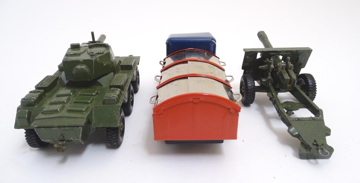 Toys: Three die cast scale models to include a Crescent Toys Saladin Armoured Car, model no. 1263, a - Image 6 of 9