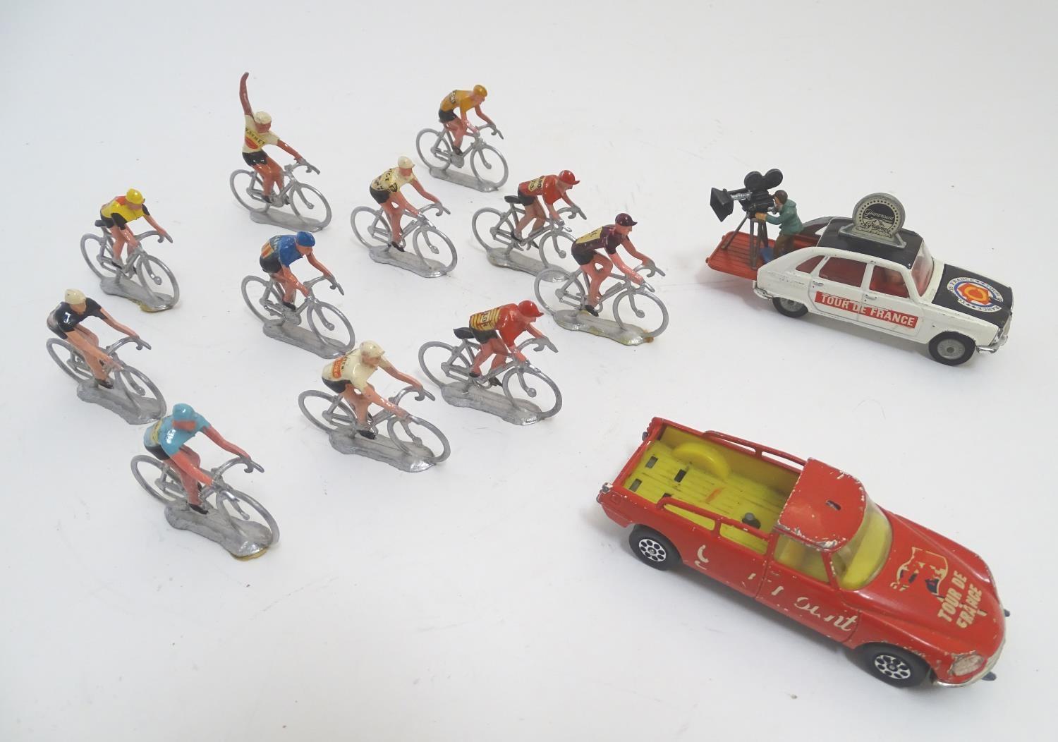 Toys: Two Corgi Toys die cast scale model vehicles comprising Renault 16 Tour de France Paramount - Image 3 of 12