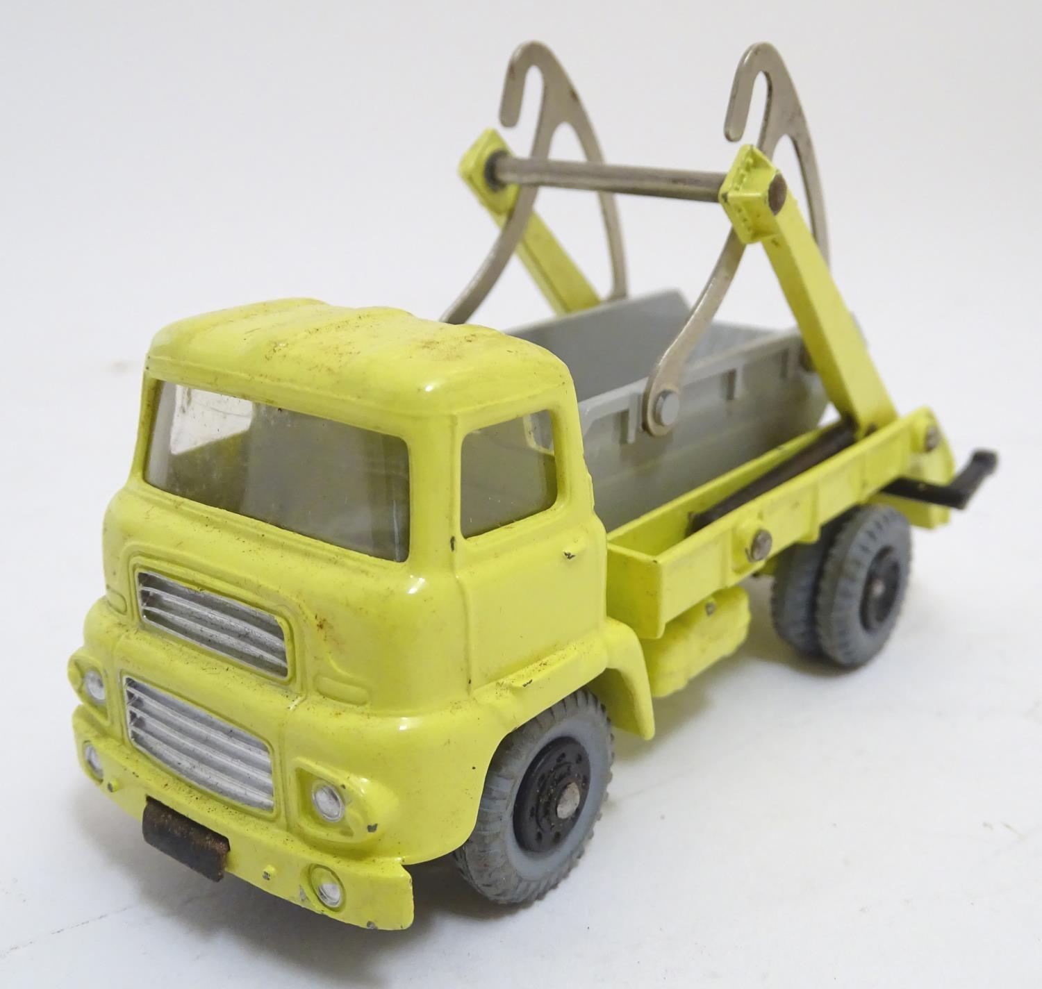 Toy: A Dinky Supertoys die cast scale model Marrel Multi Bucket Unit with windows, model no. 966. - Image 4 of 6