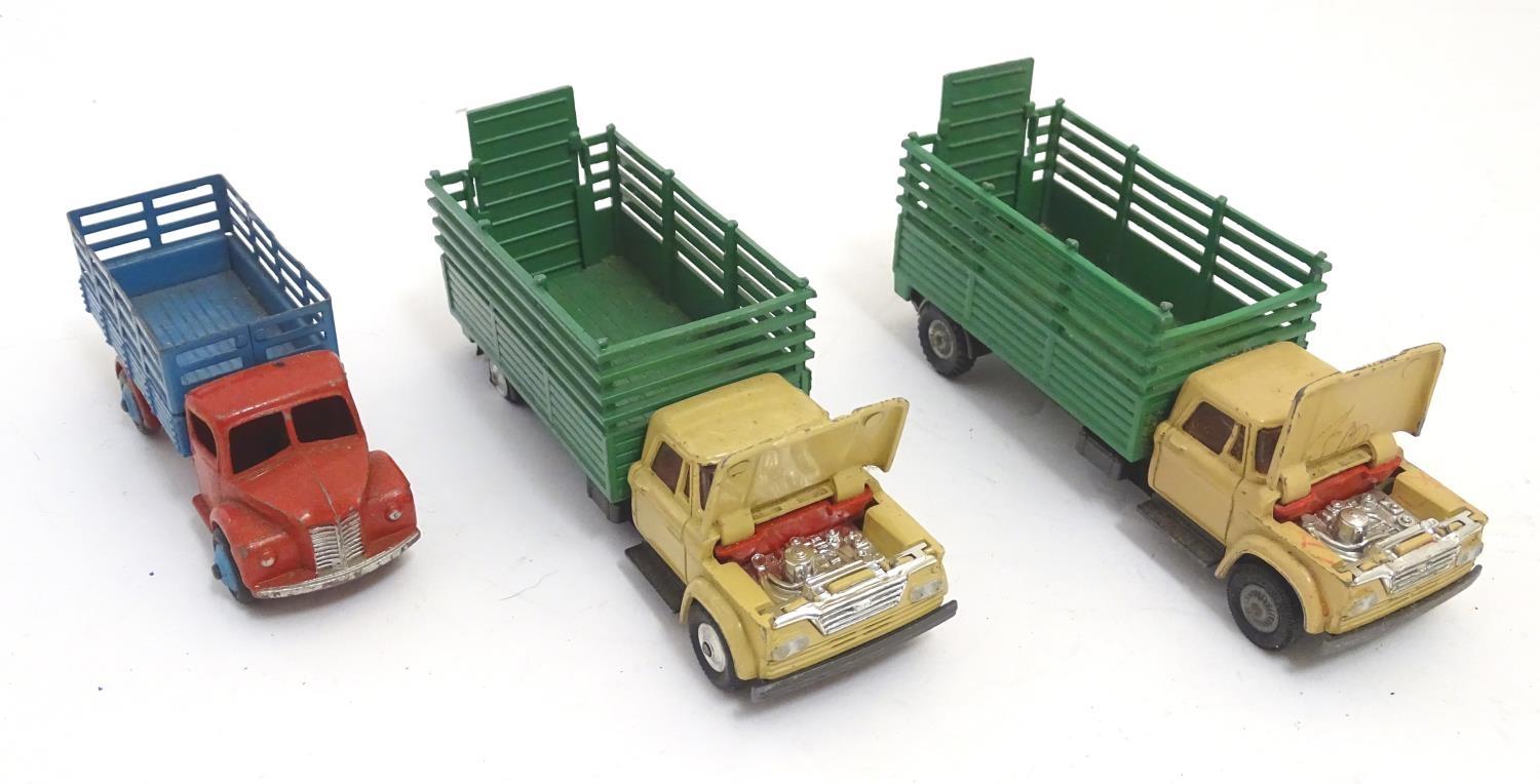 Toys: A quantity of Corgi Toys die cast model vehicles comprising Dodge Kew Fargo Beast Carrier, no. - Image 4 of 8