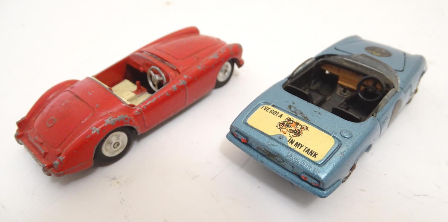 Toys: A quantity of Corgi Toys die cast scale model cars, comprising Ferrari Berlinetta 250 le Mans, - Image 6 of 9