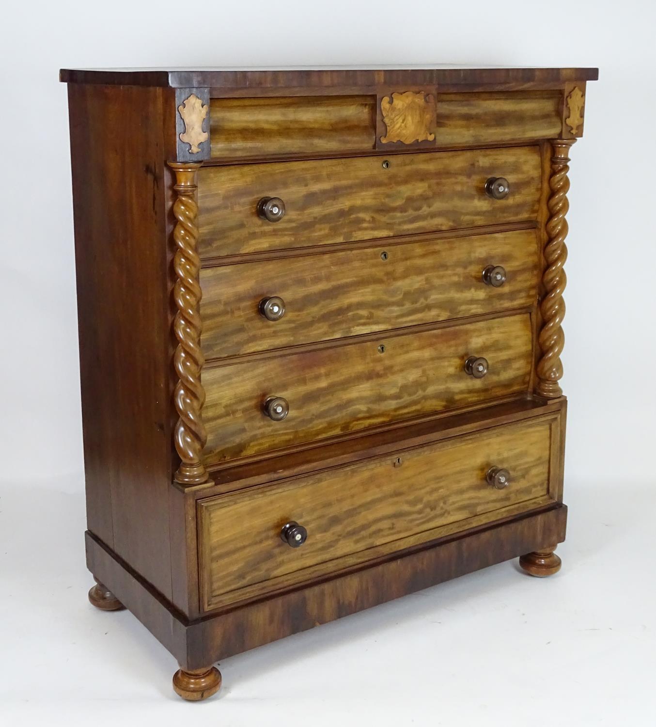 A mid 19thC mahogany north country chest of drawers comprising two short cushion drawers over four - Bild 3 aus 14