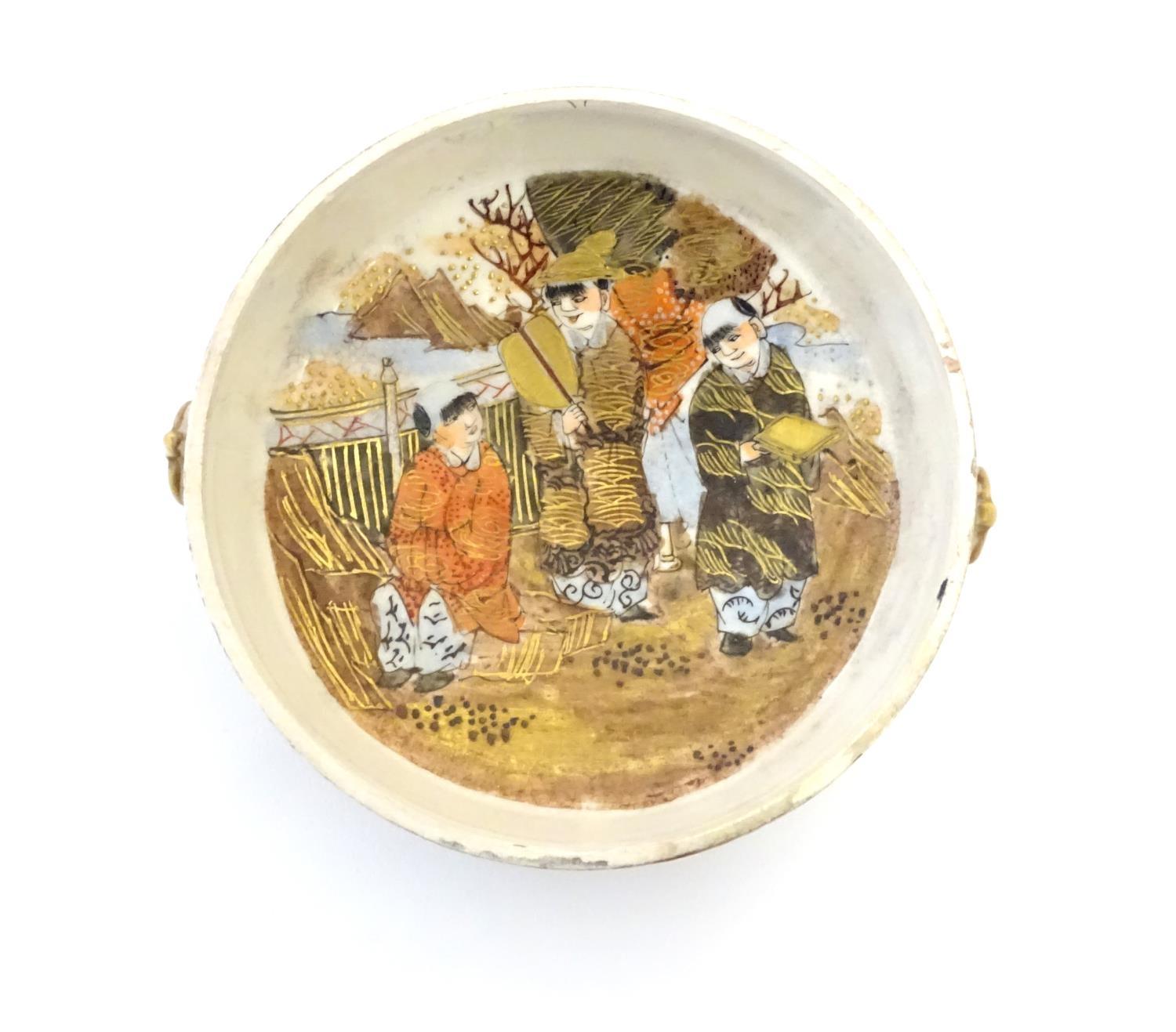 A Japanese Satsuma pot and cover. The cover decorated with a landscape scene with two scholar - Image 8 of 11