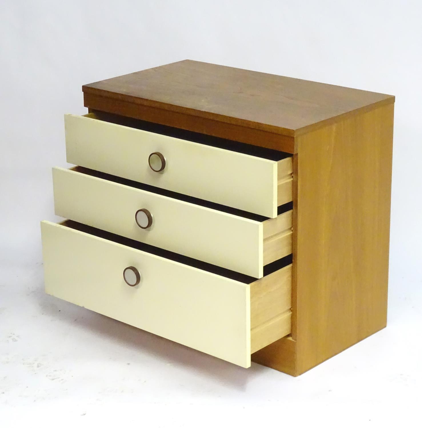 Vintage Retro, Mid Century: a 1970s teak and formica dressing table with triptych mirror and four - Bild 10 aus 12