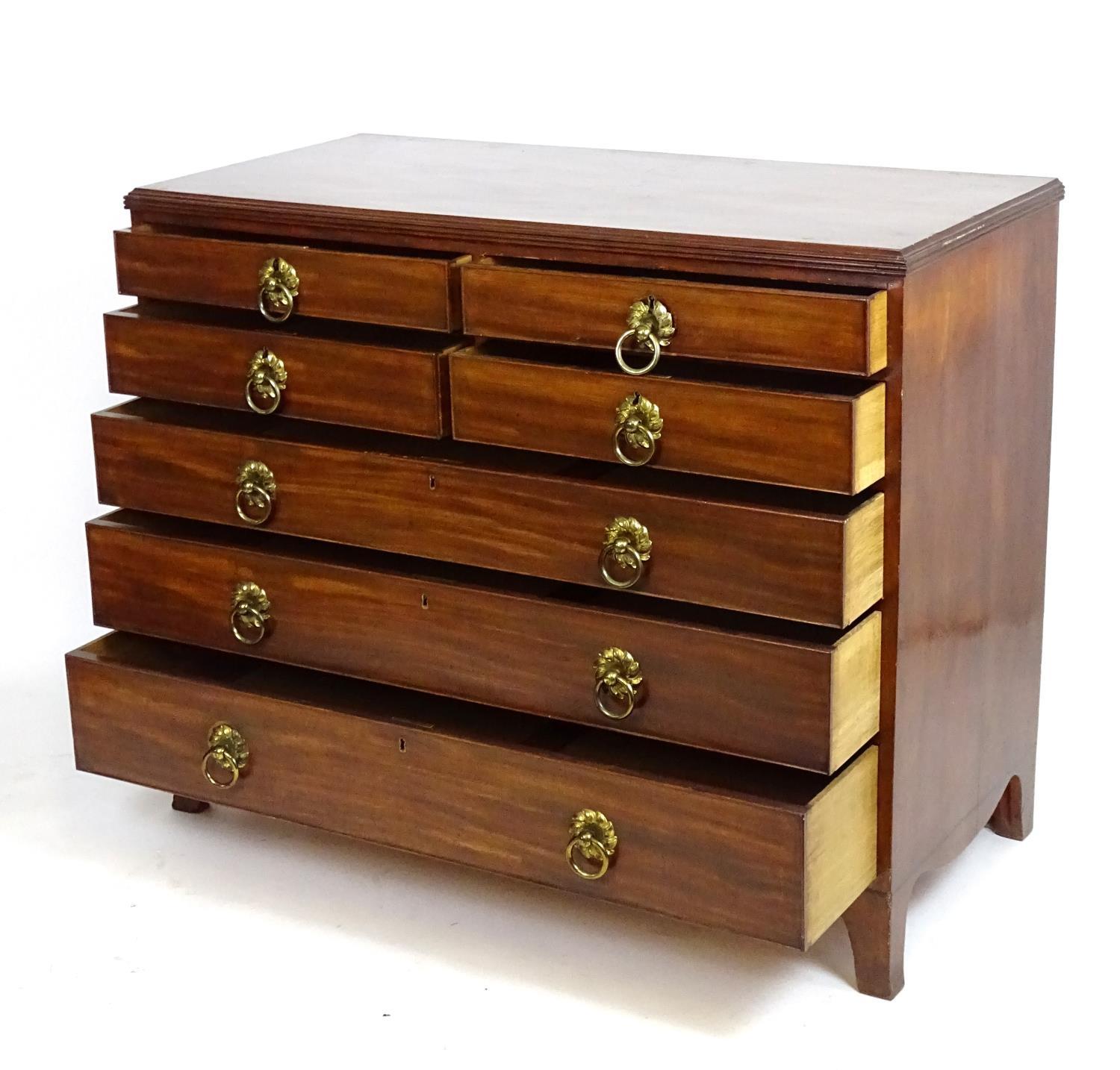 A mid 19thC mahogany chest of drawers with a rectangular reeded top above an unusual set of four - Bild 9 aus 10