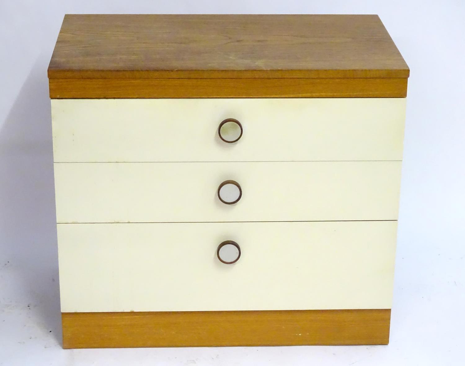 Vintage Retro, Mid Century: a 1970s teak and formica dressing table with triptych mirror and four - Bild 9 aus 12