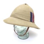 Militaria , WWII / WW2 / Second World War: a Wolseley pattern tropical pith helmet, the khaki cotton